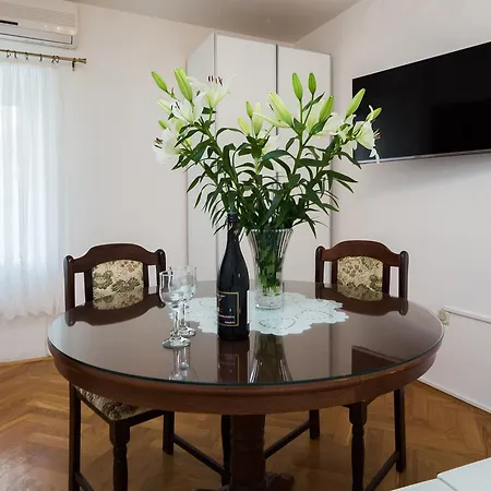 Apartamento 1 At *